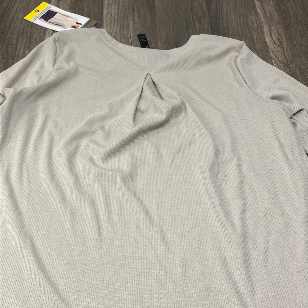 Mondetta Women's Long Sleeve Crewneck Top - Light Taupe - Picture 7 of 8